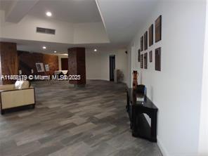 LAUDERDALE OAKS CONDO I - Residential Lease
