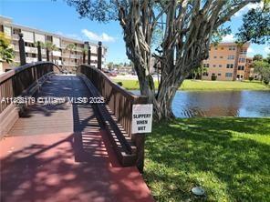 LAUDERDALE OAKS CONDO I - Residential Lease