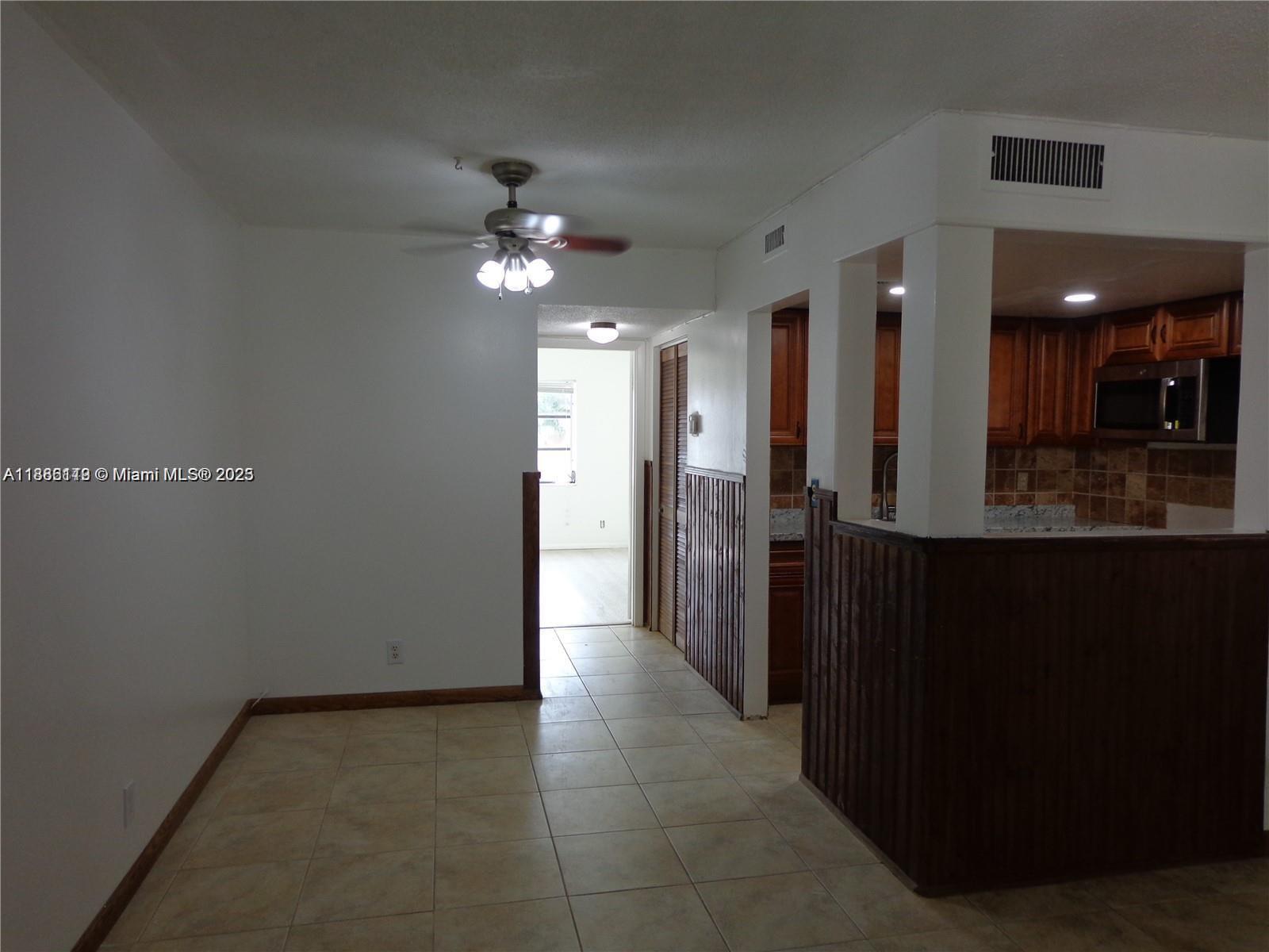 LAUDERDALE OAKS CONDO I - Residential Lease