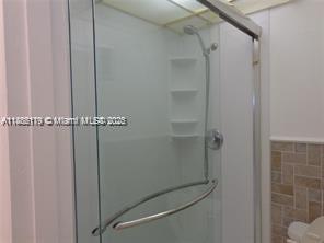 LAUDERDALE OAKS CONDO I - Residential Lease