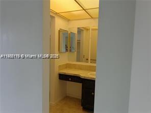 LAUDERDALE OAKS CONDO I - Residential Lease