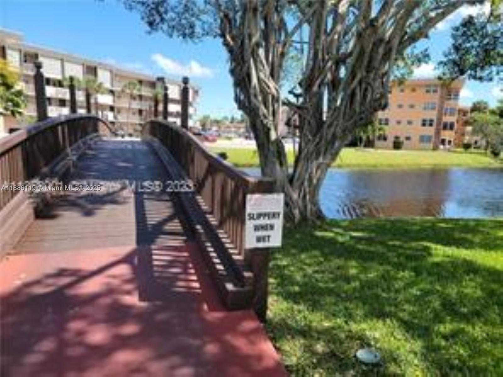 LAUDERDALE OAKS CONDO I - Residential Lease
