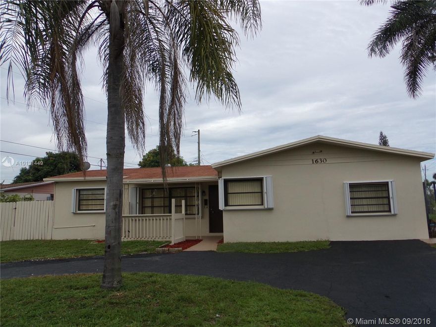 BEAUTIFUL POOL HOME AT PEMBROKE PINES /HOLLYWOOD AREA. PROPERTY IS ON A LARGE CORNER LOT, NEWER KITCHEN CABINETS AND GRANITE COUNTER TOPS, STAINLESS STEEL APPLIANCES. REMODELED BATHROOMS, NO ASSOCIATION ,GORGEOUS POOL TO BE ENJOYED BY A GOOD FAMILY. CENTRAL LOCATION CLOSE TO EVERYWHERE, MINUTES FROM POPULAR SHOPPING CENTERS ,HARD ROCK CASINO ,RESTAURANTS AND MORE. ALL TILE THROUGHOUT THE HOUSE NO CARPET.