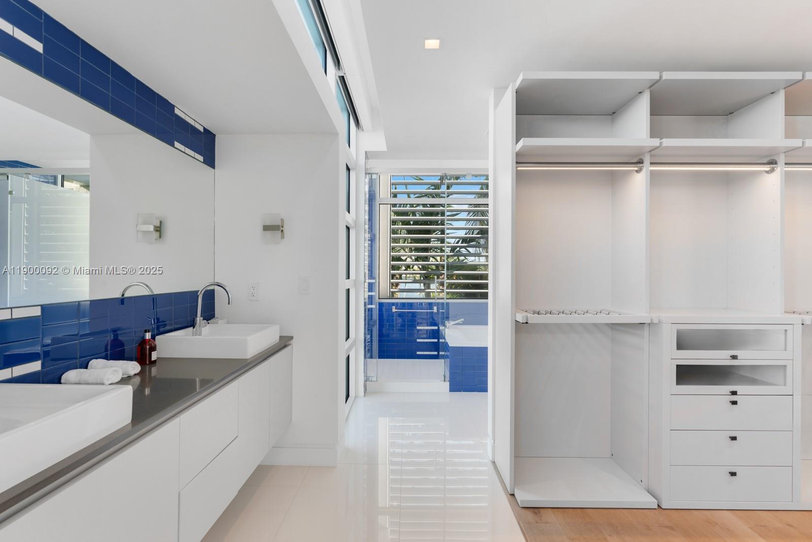 HIBISCUS ISLAND - Residential