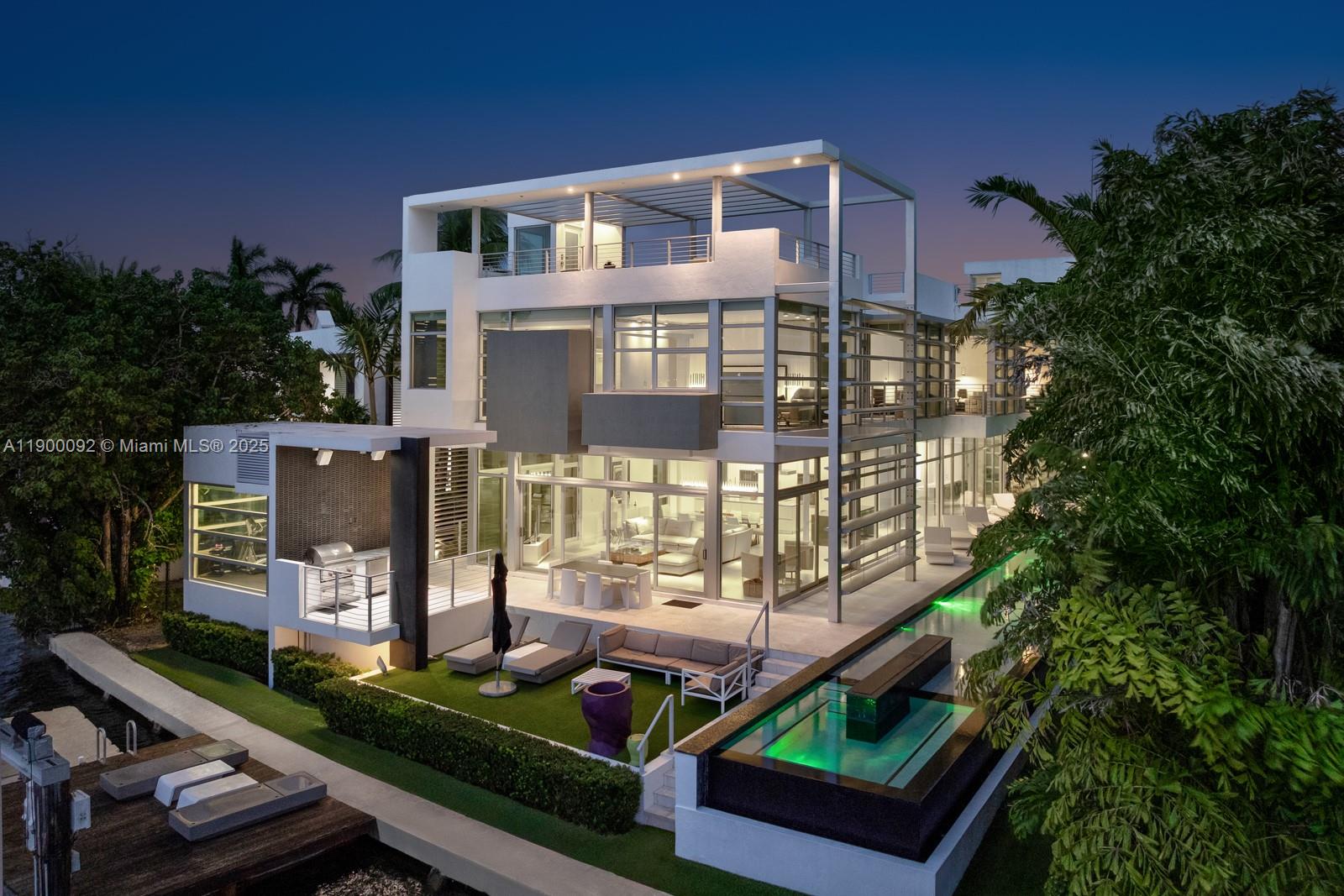 440 S Hibiscus Dr