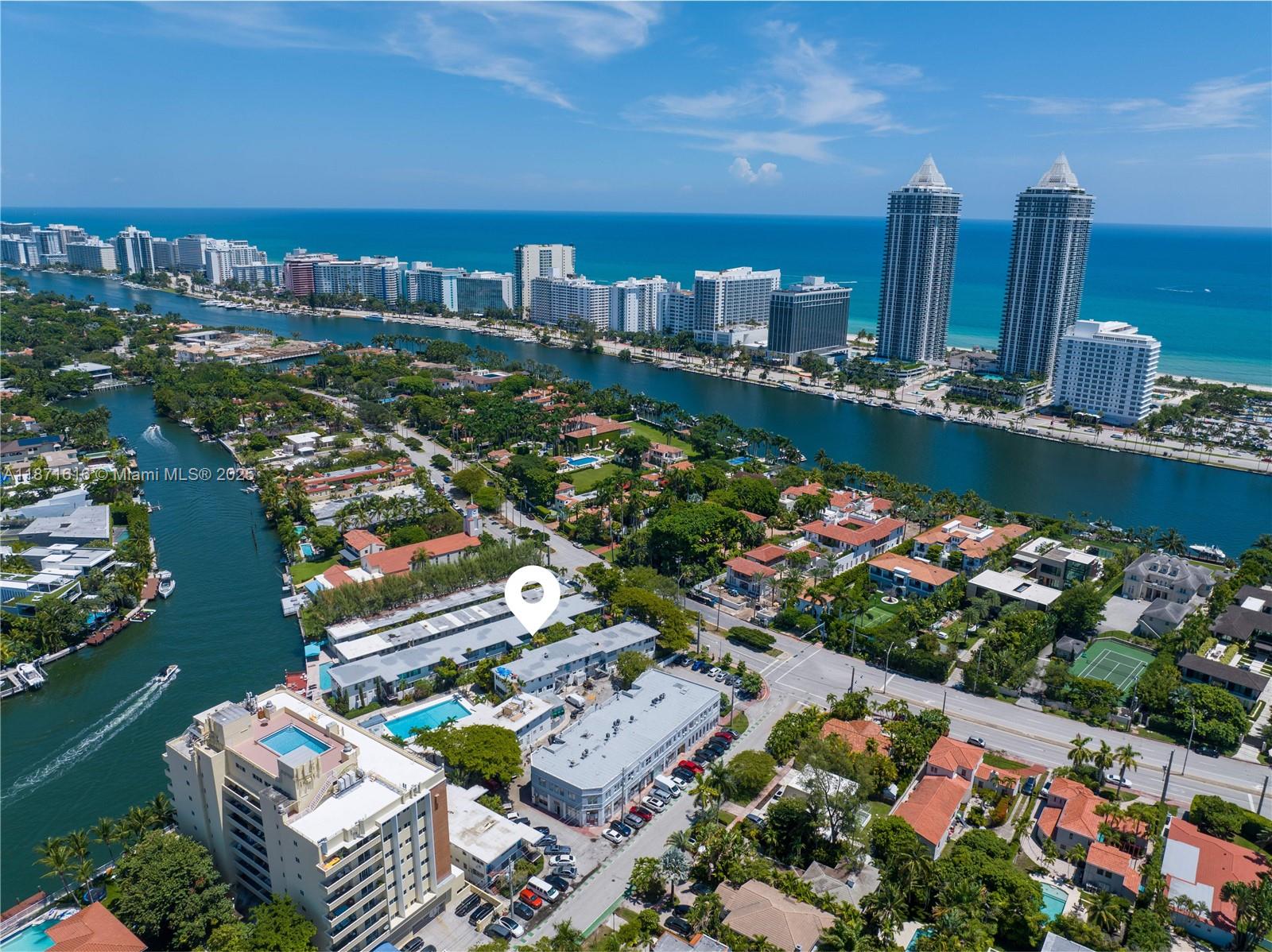 THE ESQUIRE HOUSE OF M B - Residential