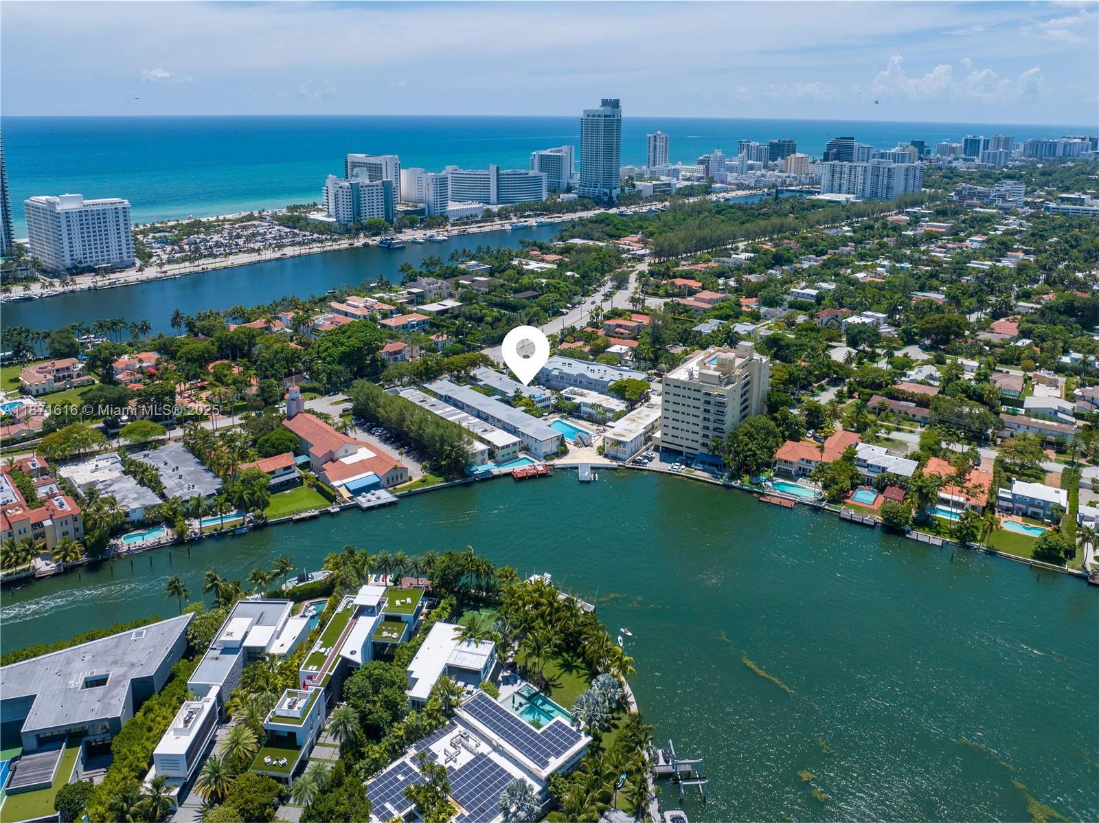 THE ESQUIRE HOUSE OF M B - Residential