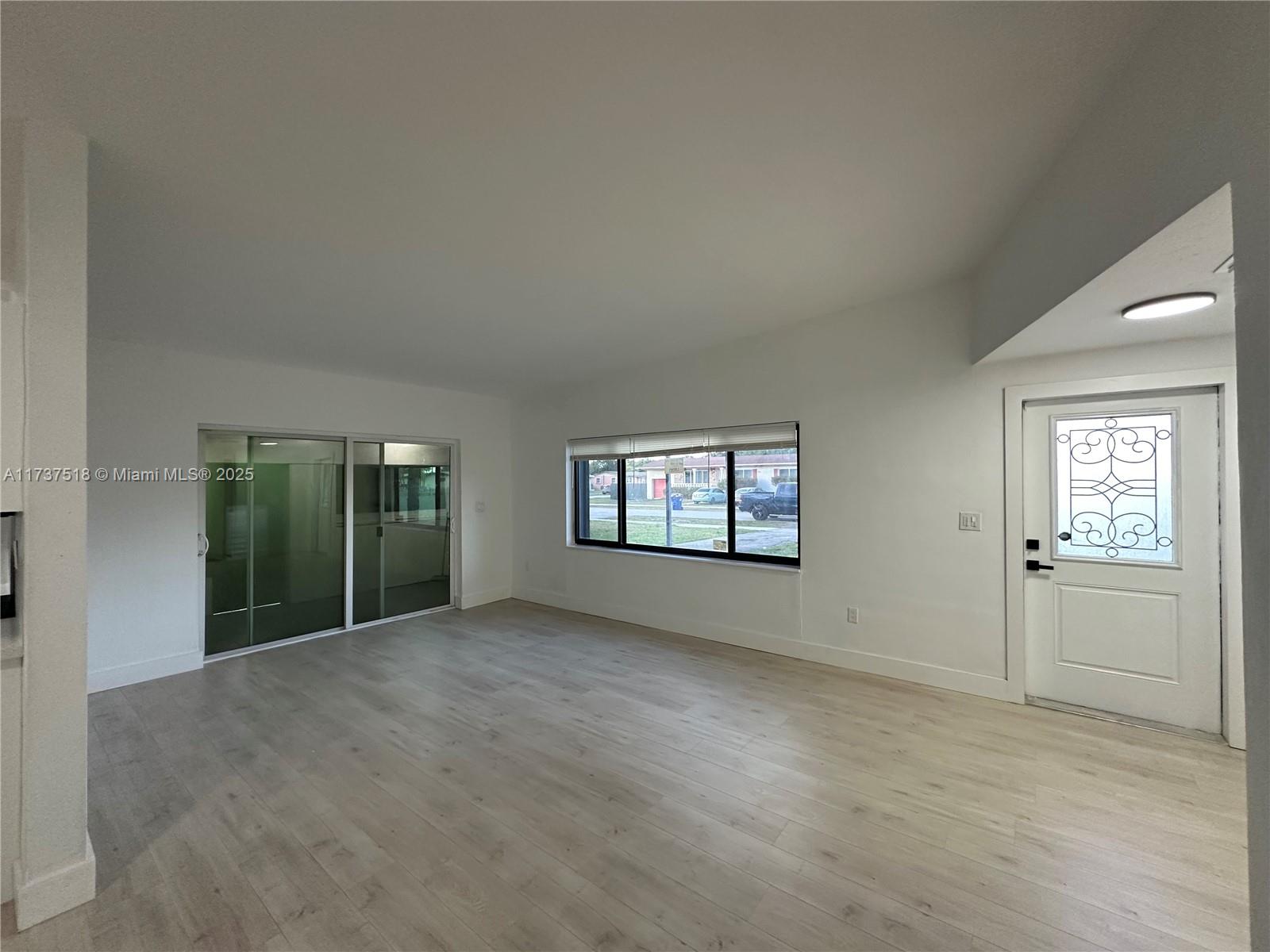 CRAVERO CLOVERLEAF ESTATE - Residential
