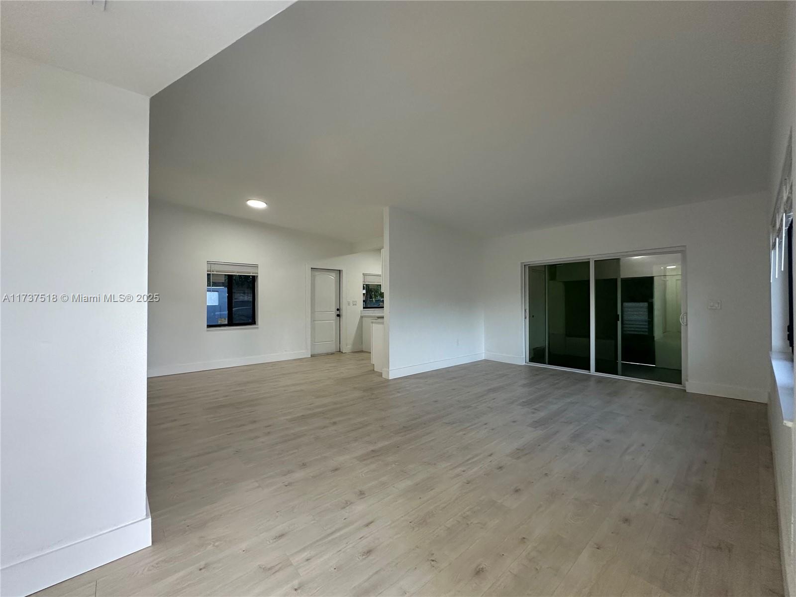 CRAVERO CLOVERLEAF ESTATE - Residential