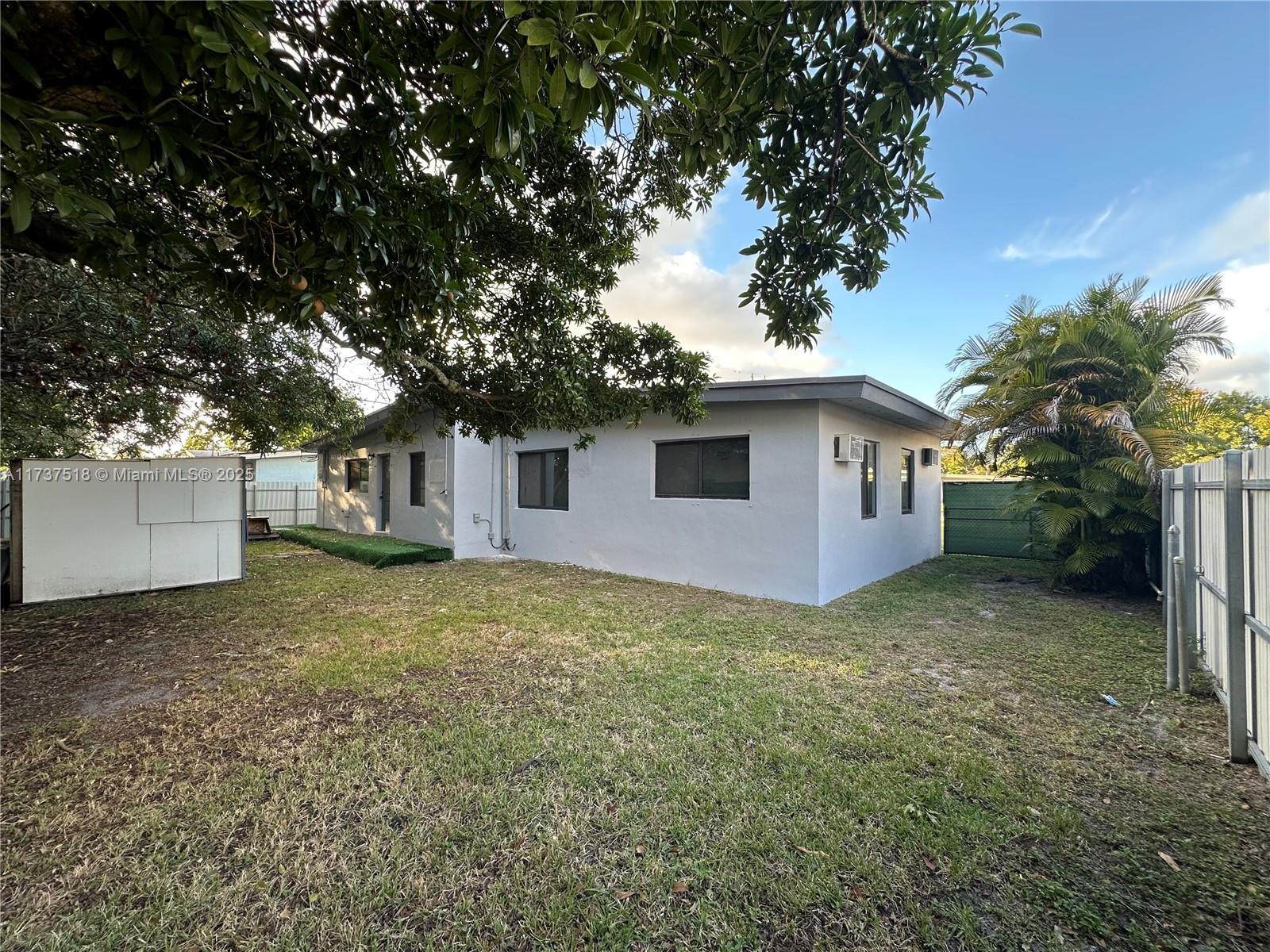 CRAVERO CLOVERLEAF ESTATE - Residential