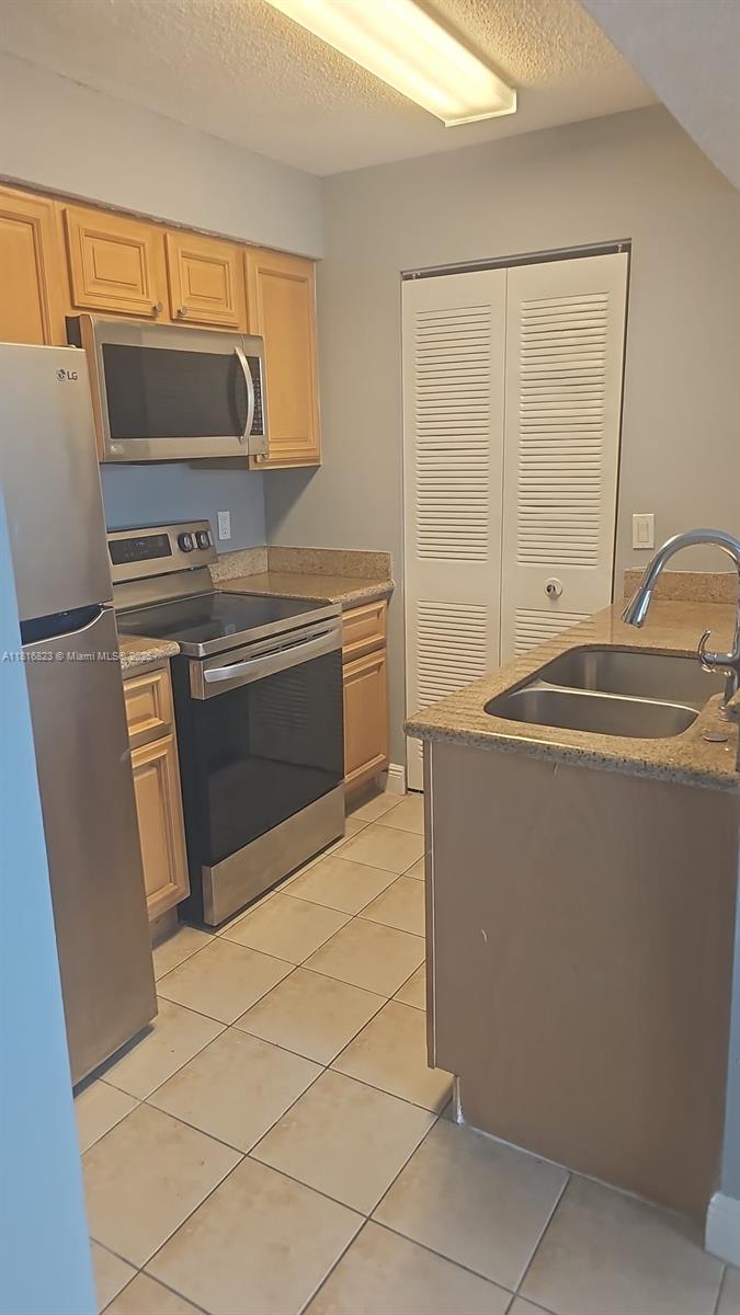 Rental Property at Address Not Disclosed, Pompano Beach, Broward County, Florida - Bedrooms: 1 
Bathrooms: 1  - $1,600 MO.