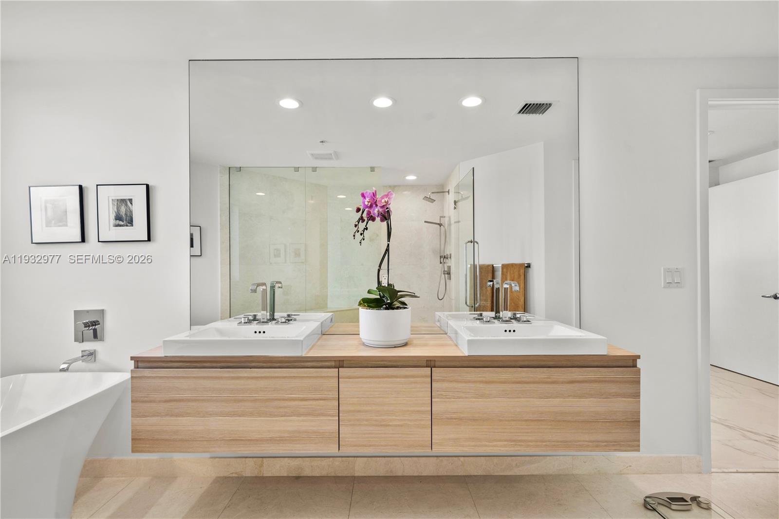 MARINA PALMS RESIDENCES S - Residential