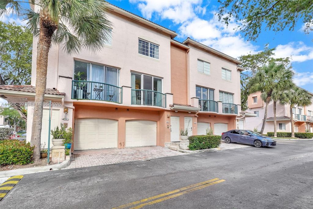 Photo of 2107 SE 10th Ave #817, Fort Lauderdale, FL 33316 (MLS # A11986192)