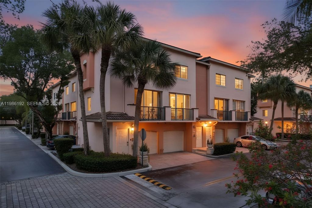 Photo of 2107 SE 10th Ave #817, Fort Lauderdale, FL 33316 (MLS # A11986192)