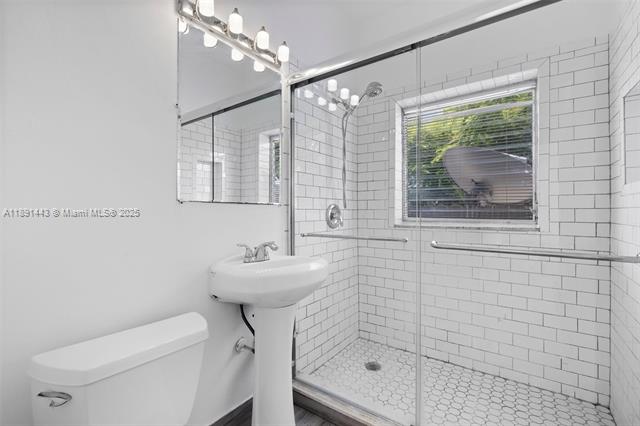 BISCAYNE BCH SUB - Residential Lease