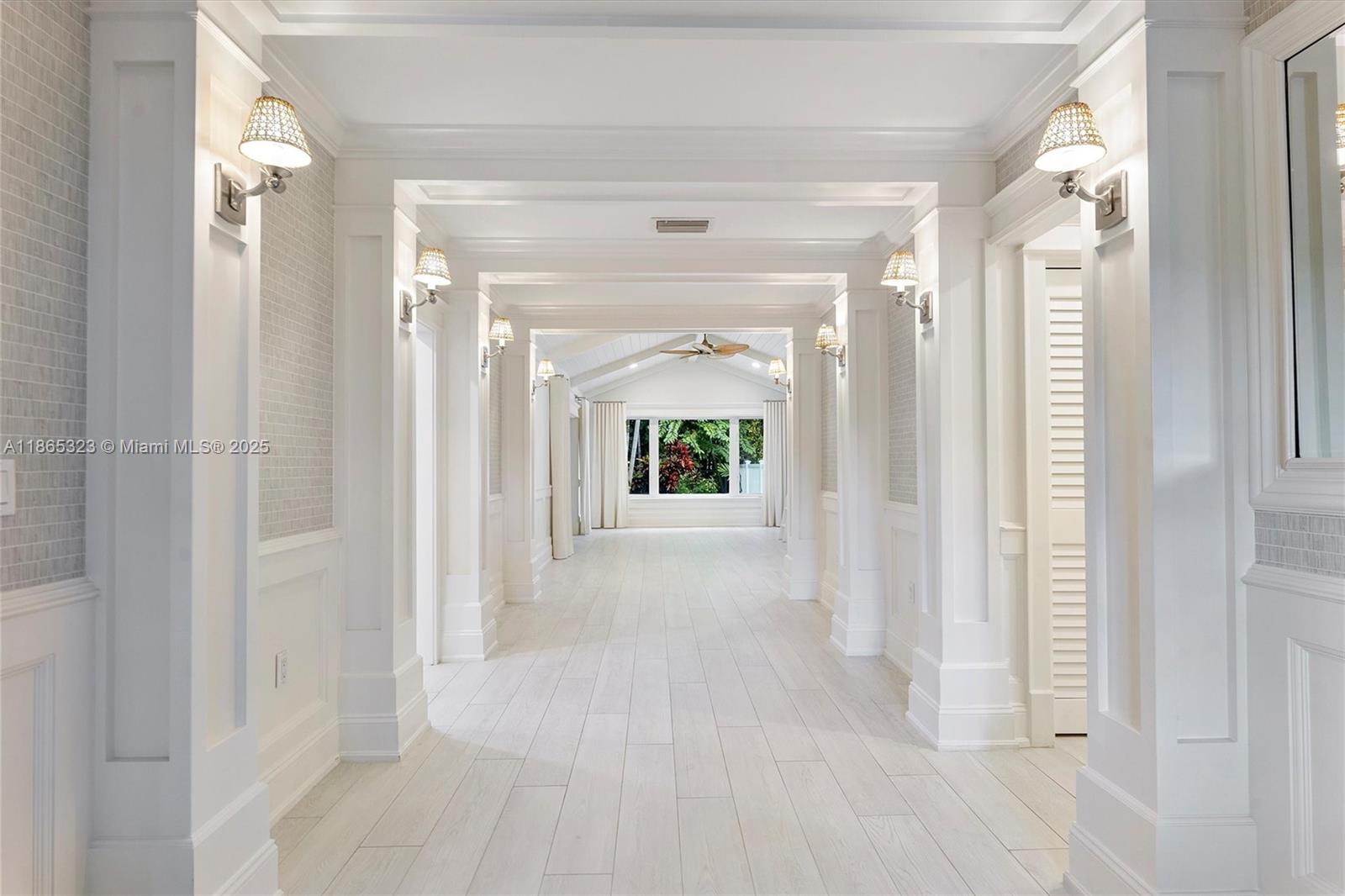 SUN AND SURF CLUB COMMUNI - Residential