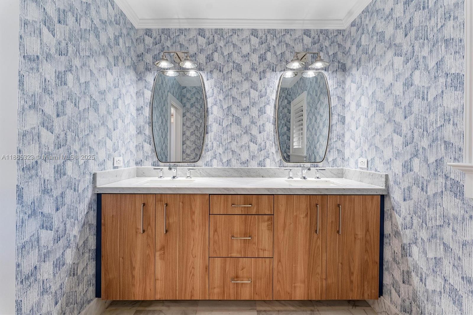 SUN AND SURF CLUB COMMUNI - Residential