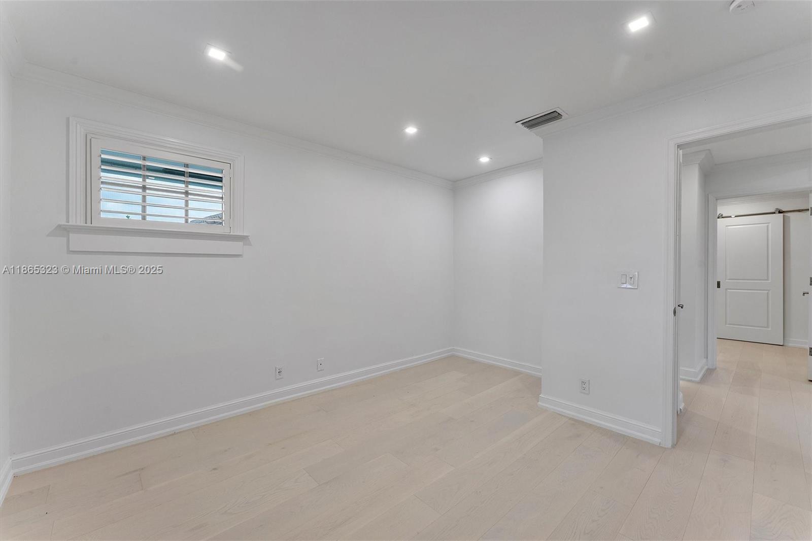 SUN AND SURF CLUB COMMUNI - Residential