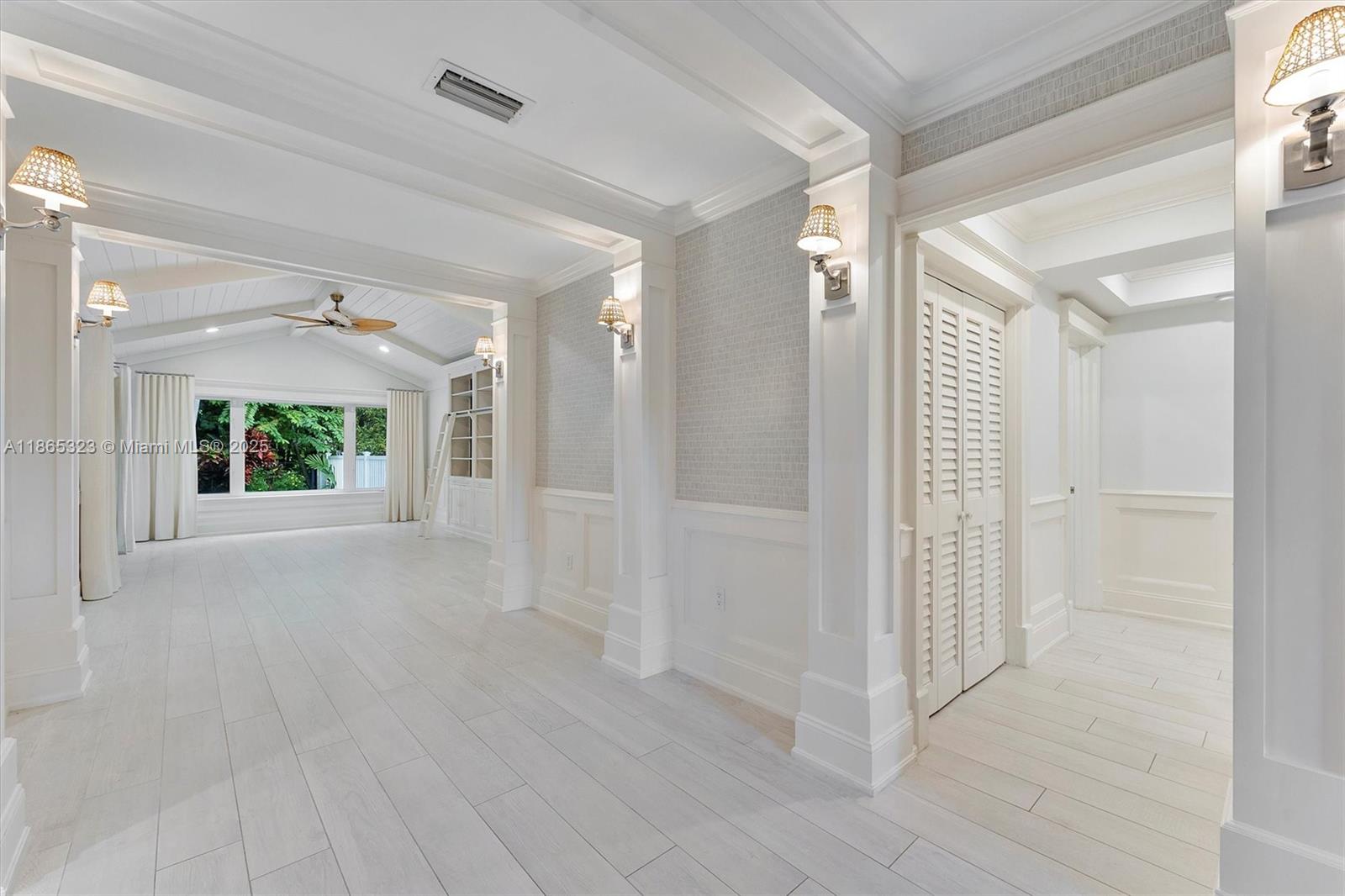 SUN AND SURF CLUB COMMUNI - Residential