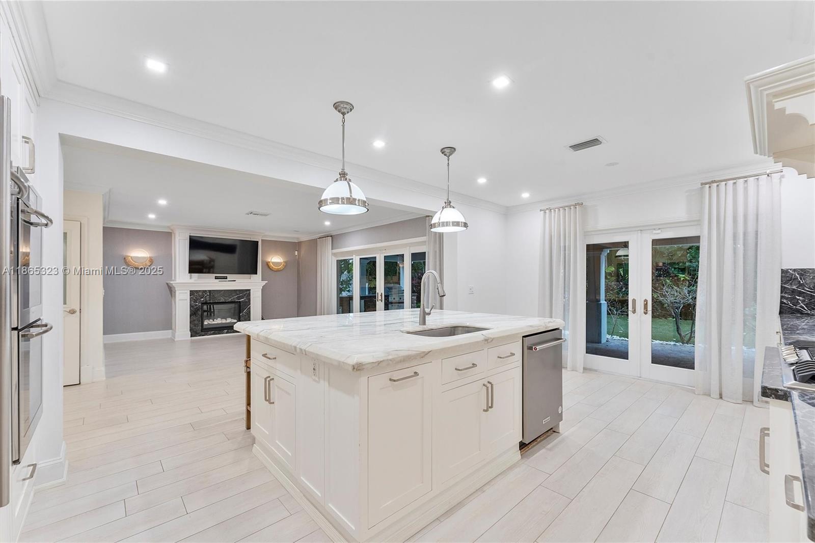 SUN AND SURF CLUB COMMUNI - Residential