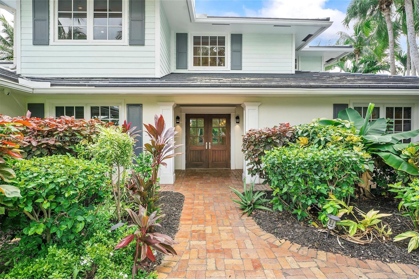 SUN AND SURF CLUB COMMUNI - Residential