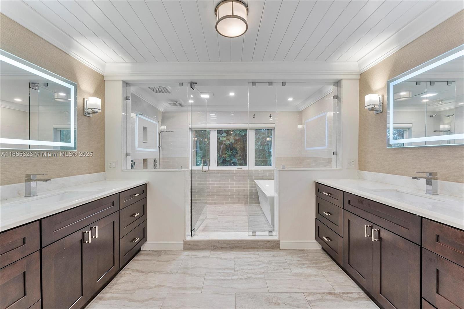 SUN AND SURF CLUB COMMUNI - Residential