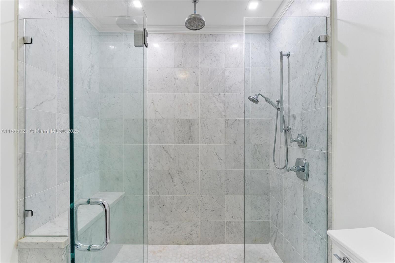 SUN AND SURF CLUB COMMUNI - Residential