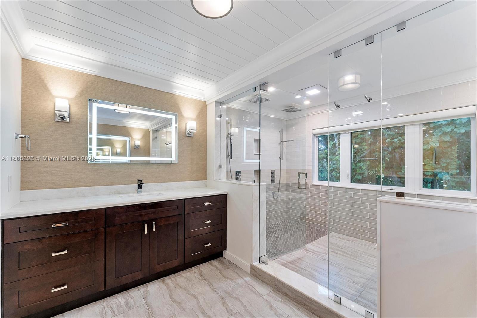 SUN AND SURF CLUB COMMUNI - Residential