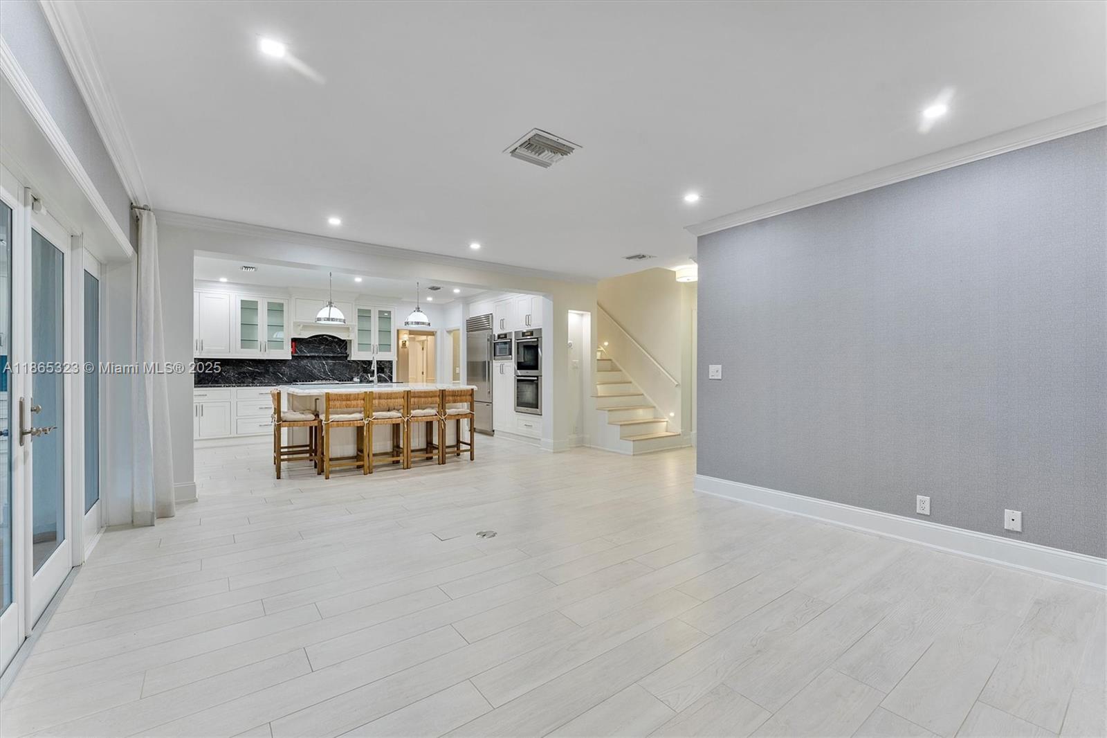 SUN AND SURF CLUB COMMUNI - Residential