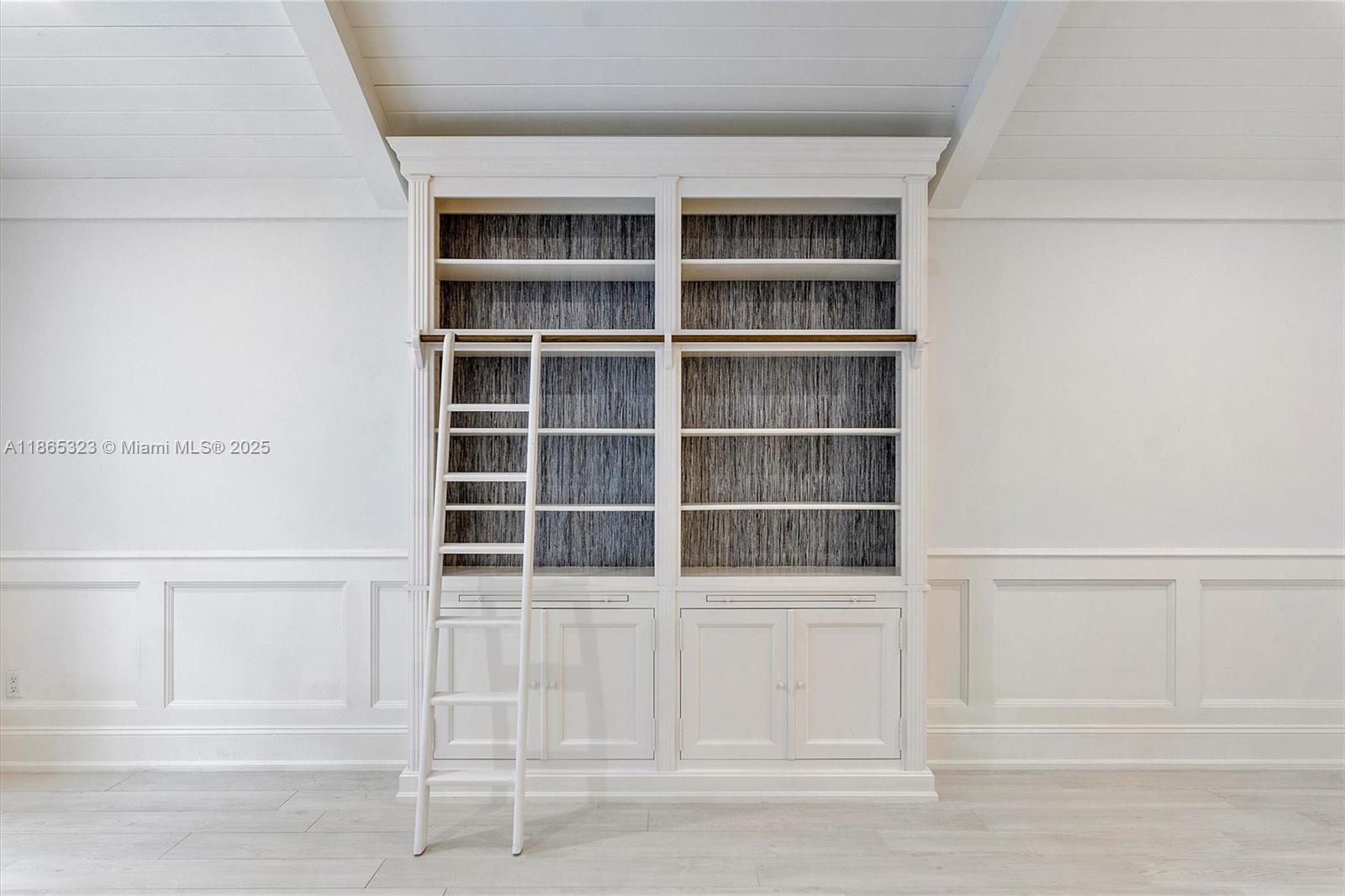 SUN AND SURF CLUB COMMUNI - Residential