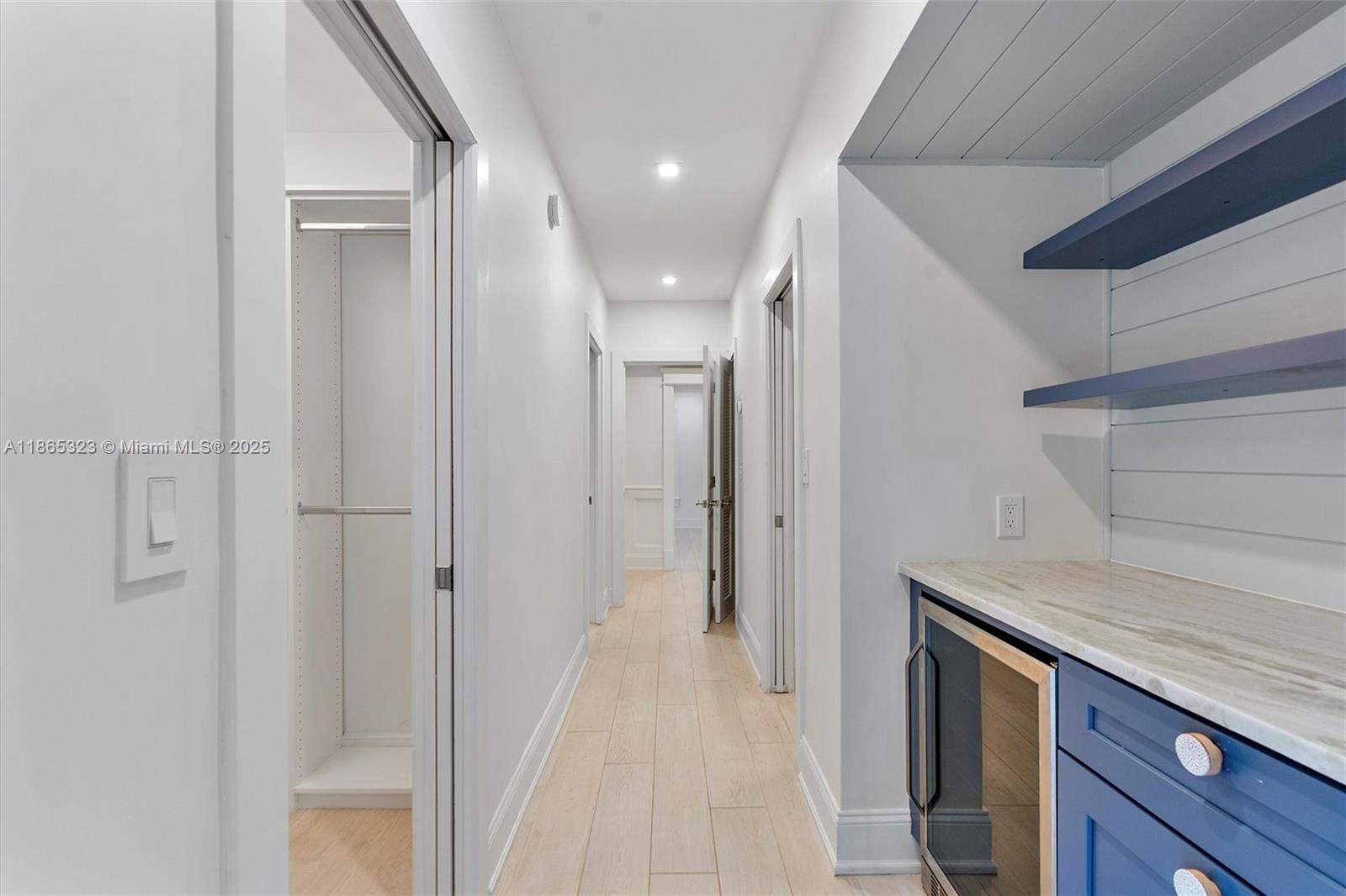 SUN AND SURF CLUB COMMUNI - Residential