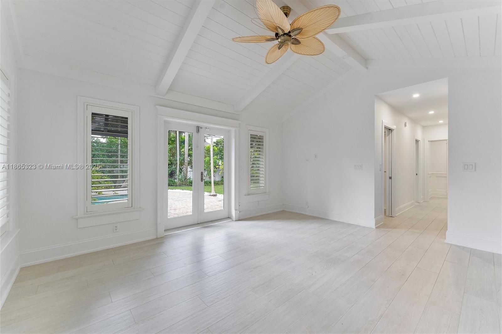 SUN AND SURF CLUB COMMUNI - Residential