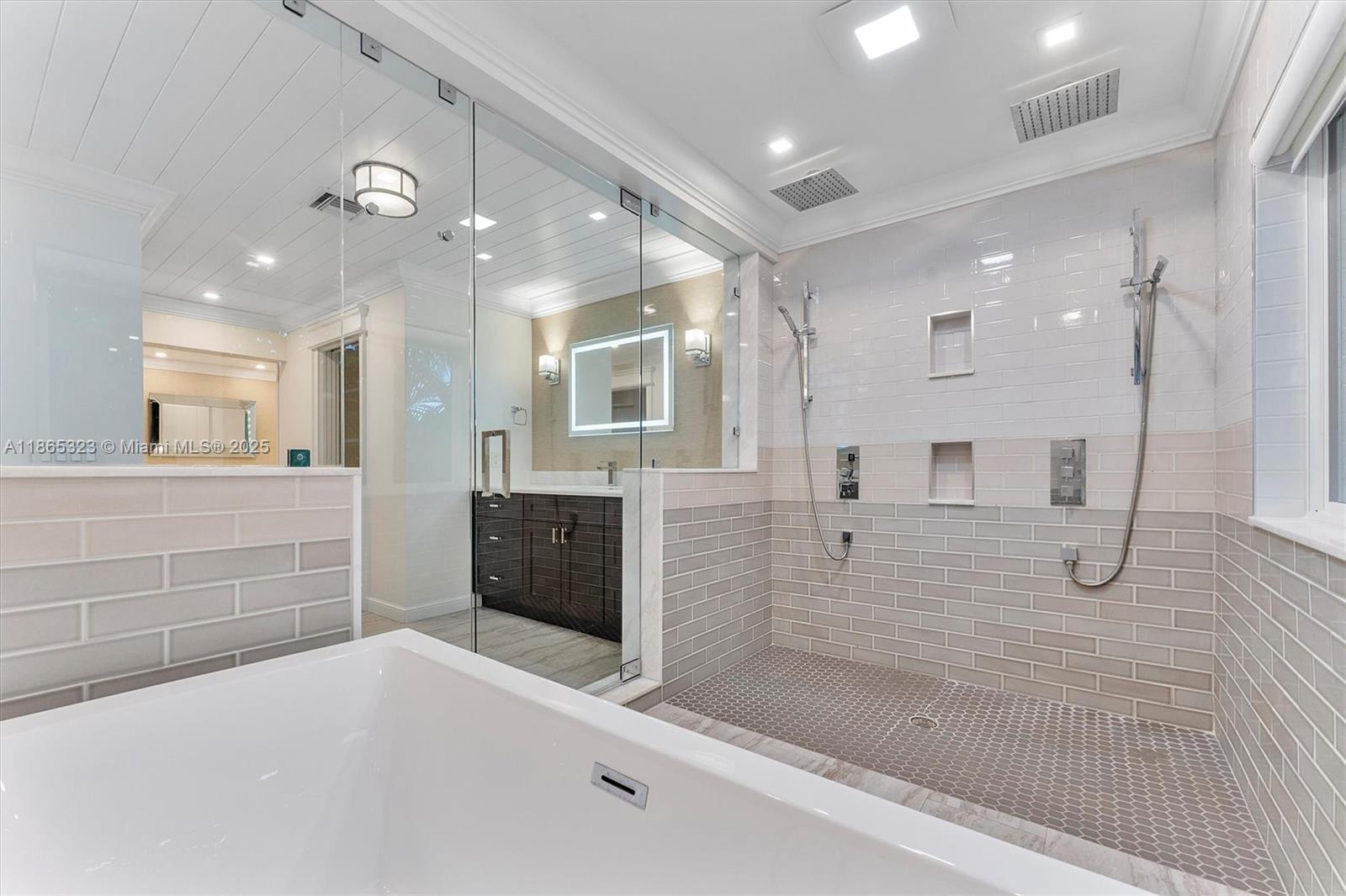 SUN AND SURF CLUB COMMUNI - Residential