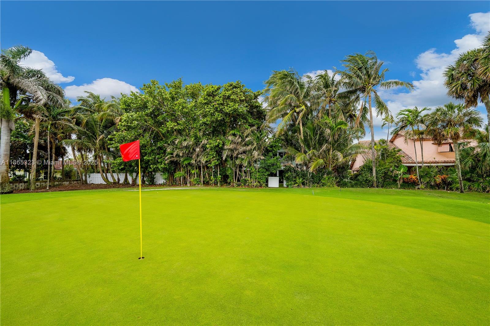 SUN AND SURF CLUB COMMUNI - Residential