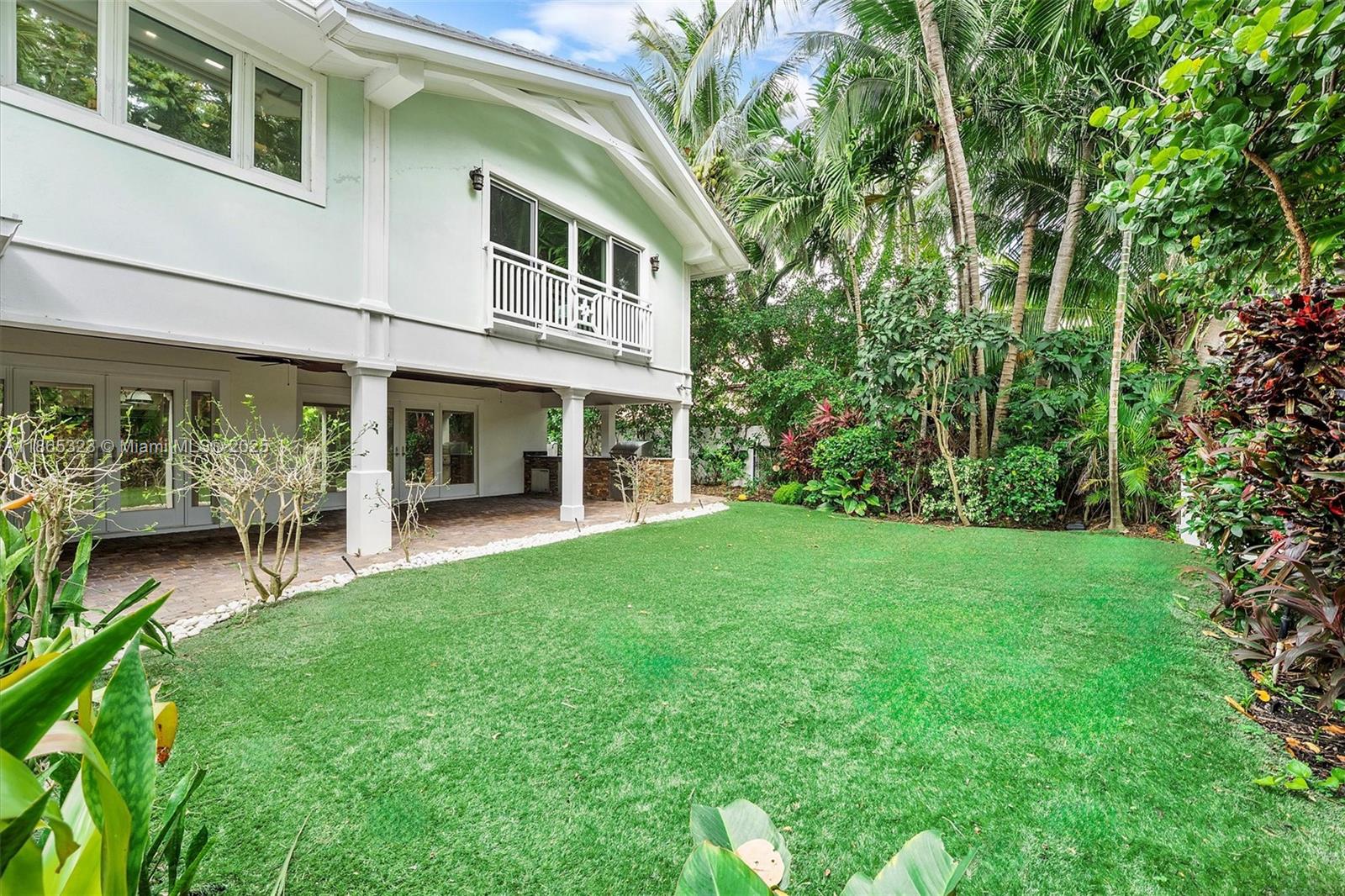 SUN AND SURF CLUB COMMUNI - Residential