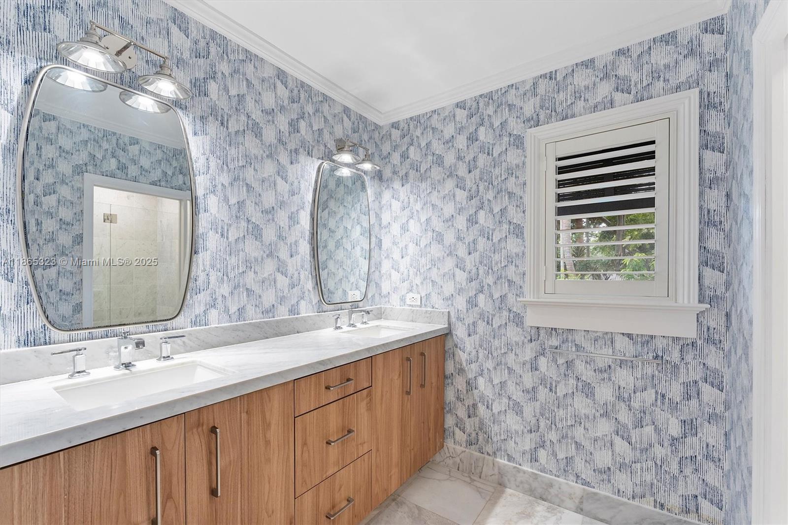 SUN AND SURF CLUB COMMUNI - Residential