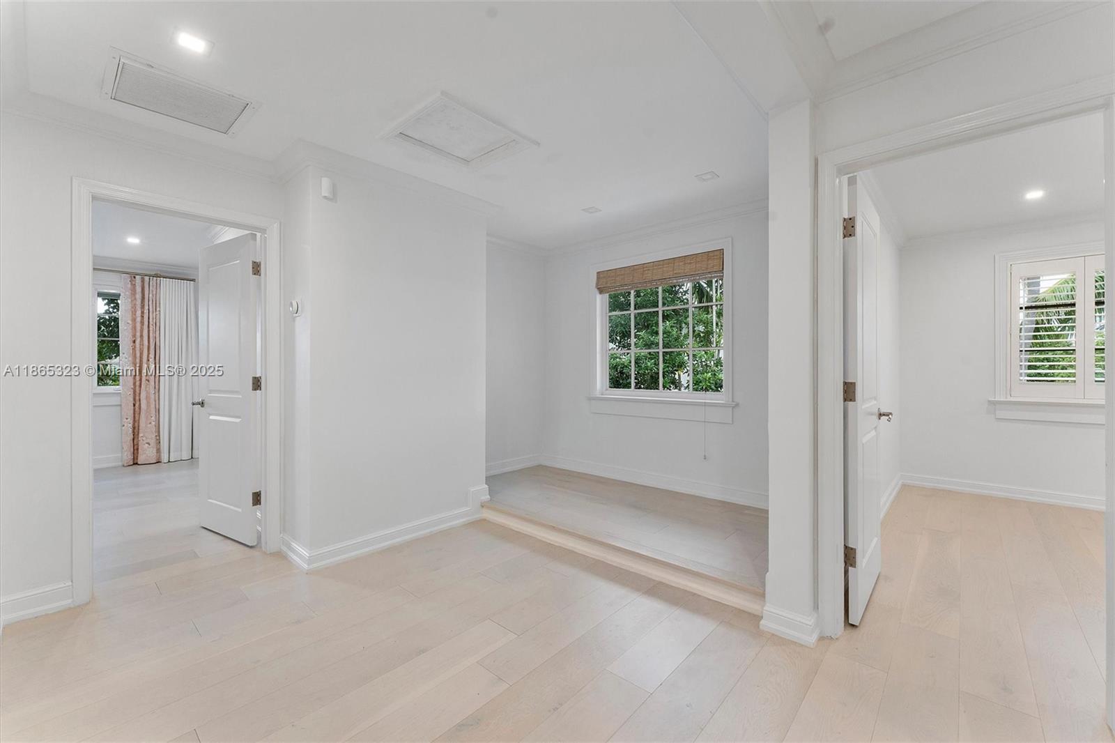 SUN AND SURF CLUB COMMUNI - Residential