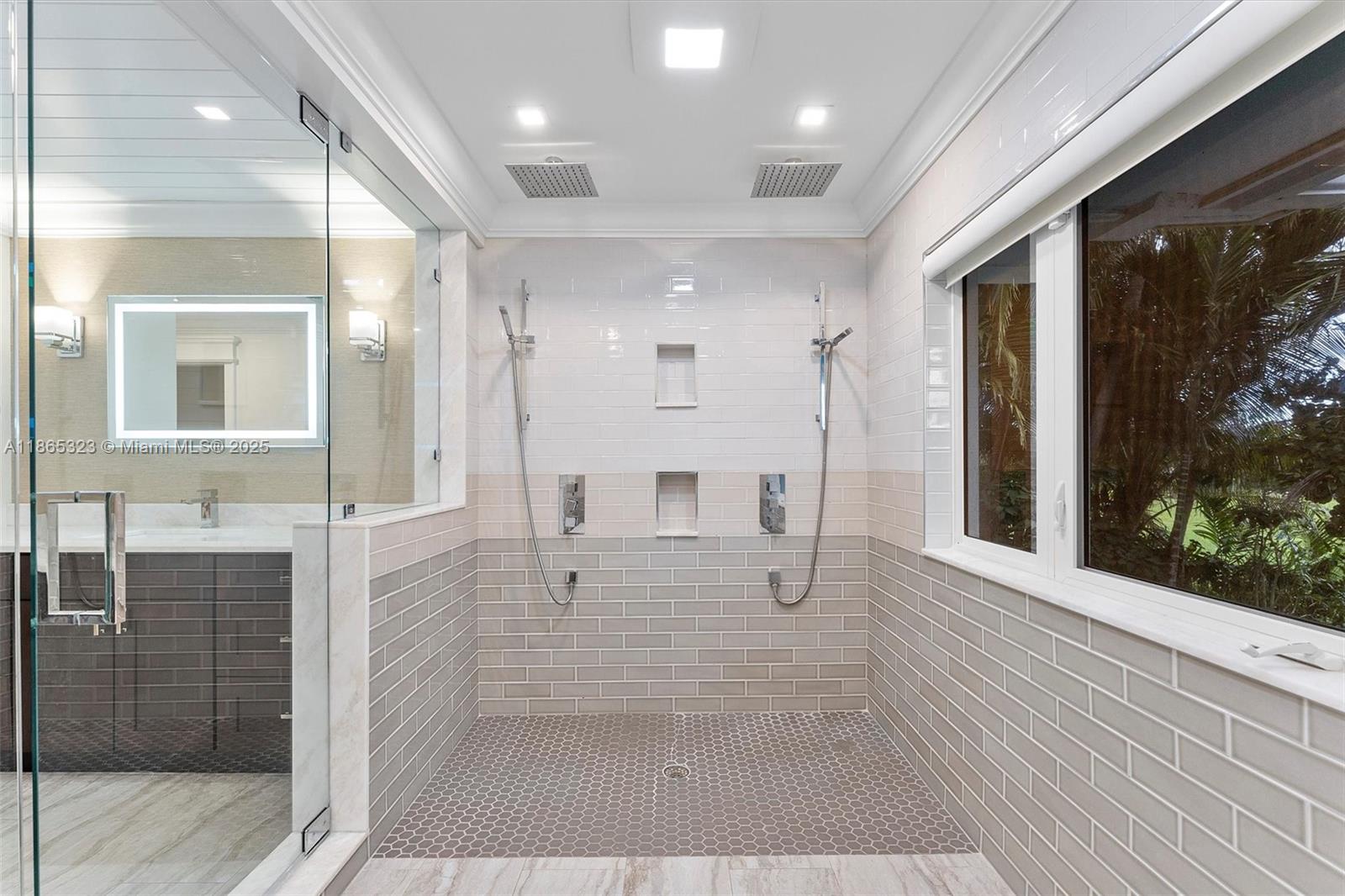 SUN AND SURF CLUB COMMUNI - Residential