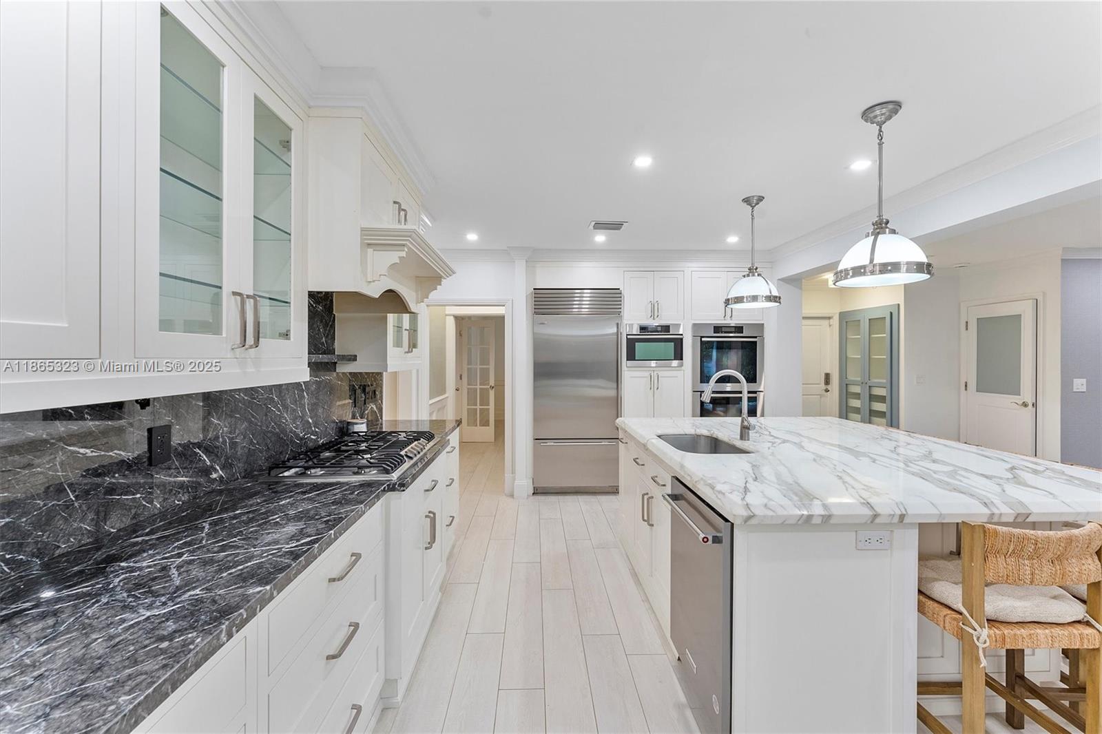 SUN AND SURF CLUB COMMUNI - Residential