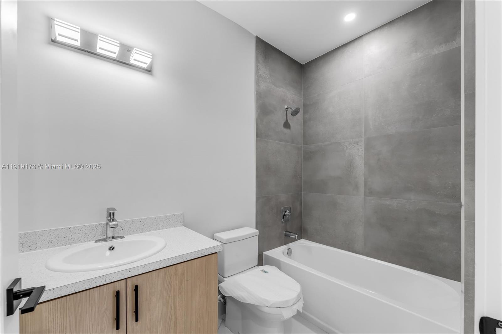 OAK SHIRE HOMES - Residential