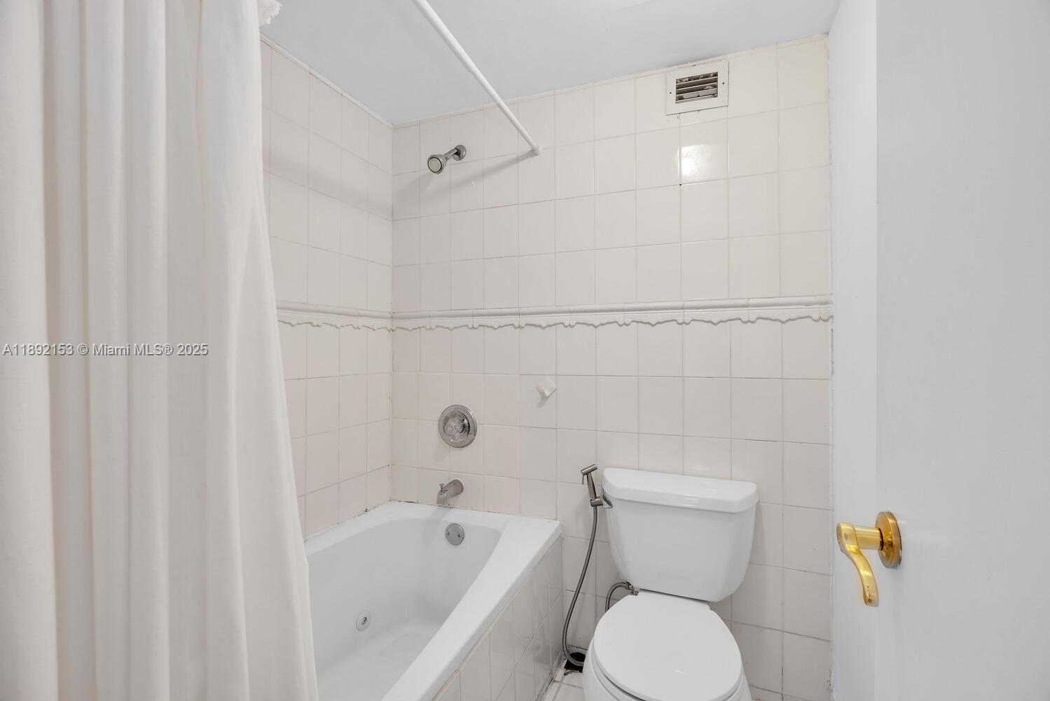 MAISON GRANDE CONDO - Residential Lease