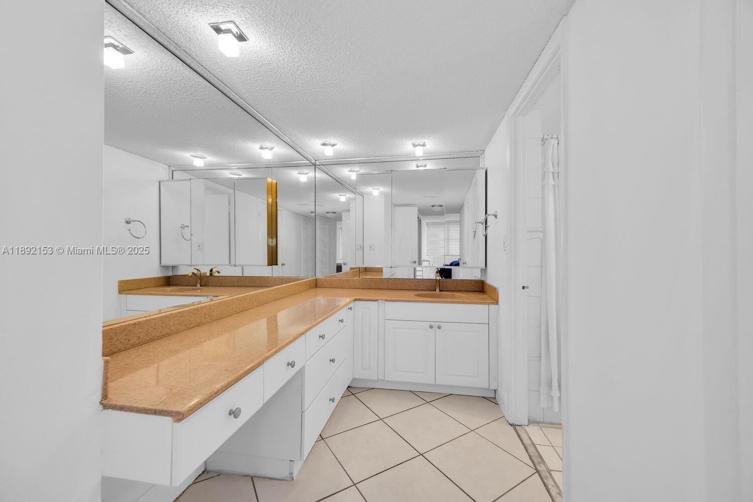 MAISON GRANDE CONDO - Residential Lease