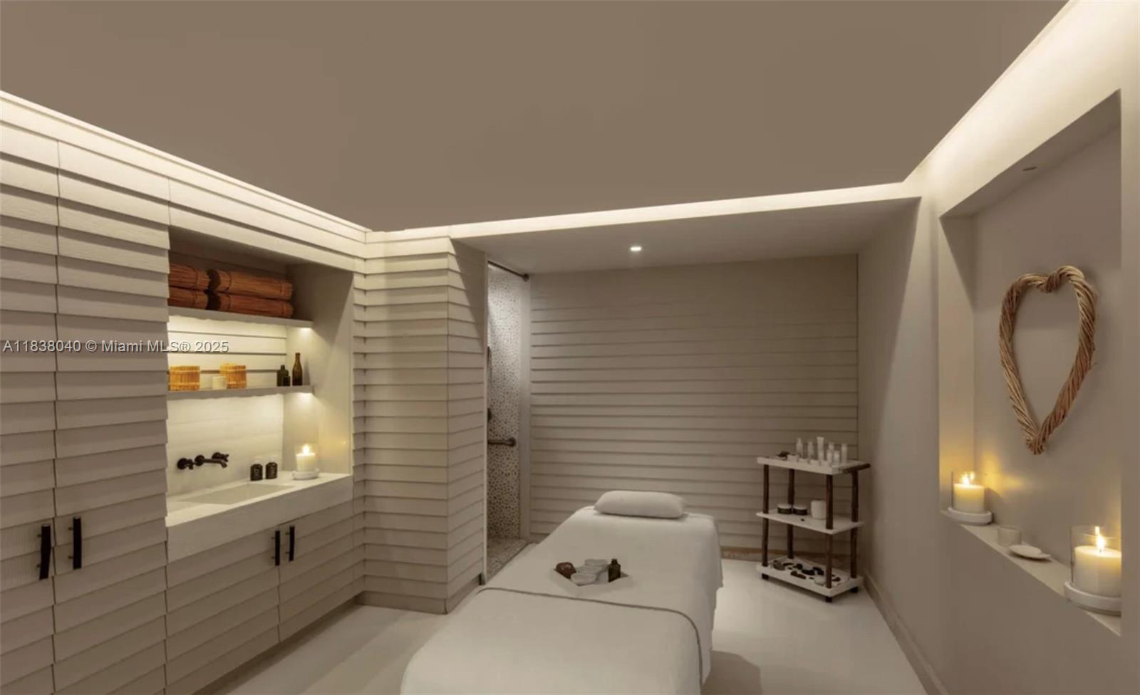 RONEY PALACE CONDO - Residential Lease