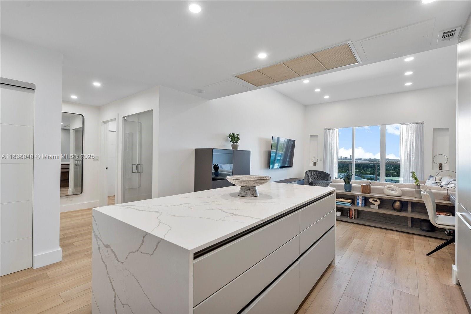 RONEY PALACE CONDO - Residential Lease