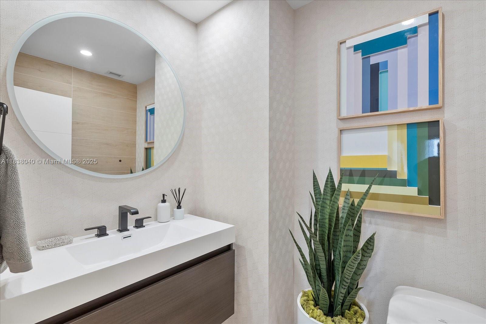 RONEY PALACE CONDO - Residential Lease