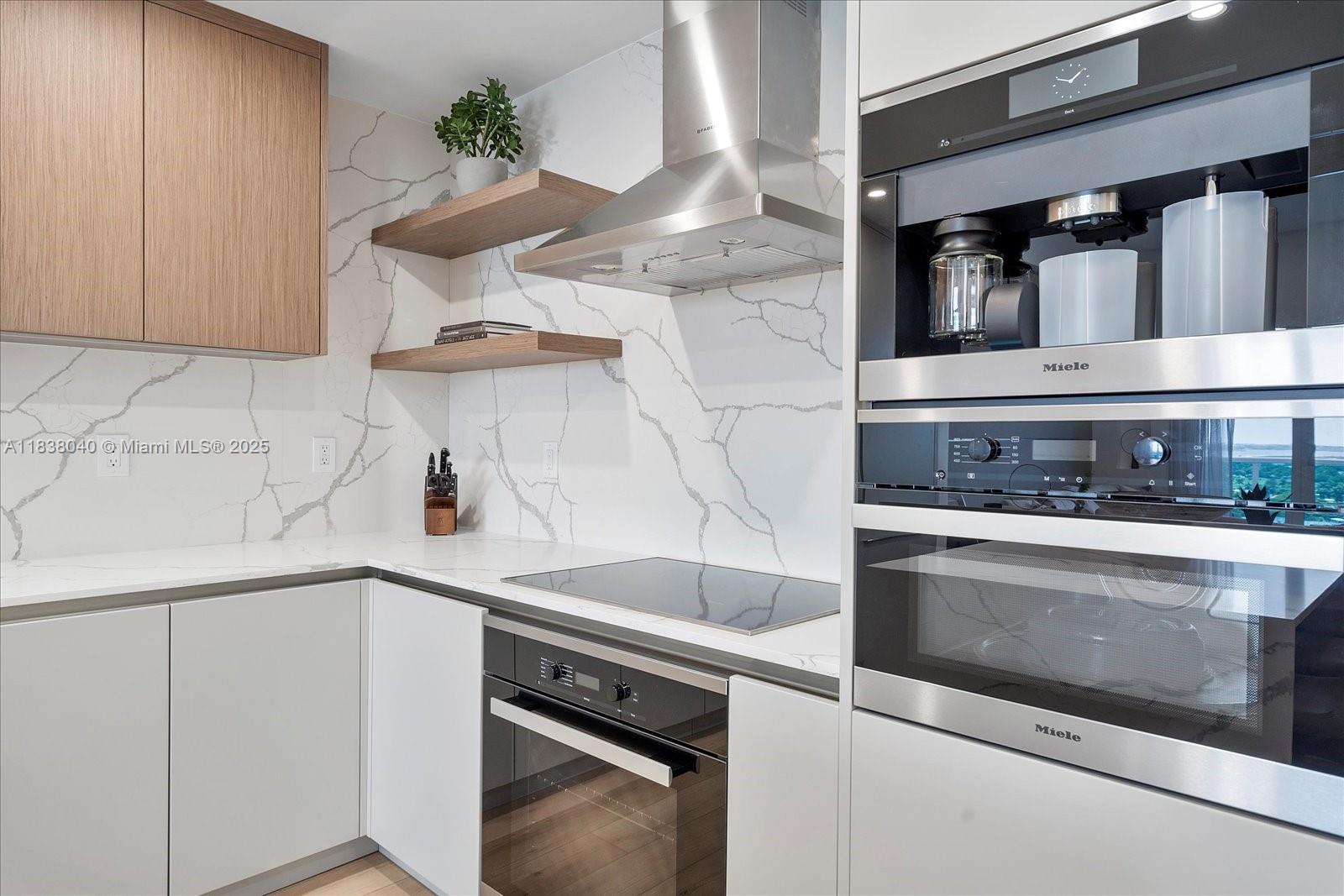 2301 Collins Ave 1633