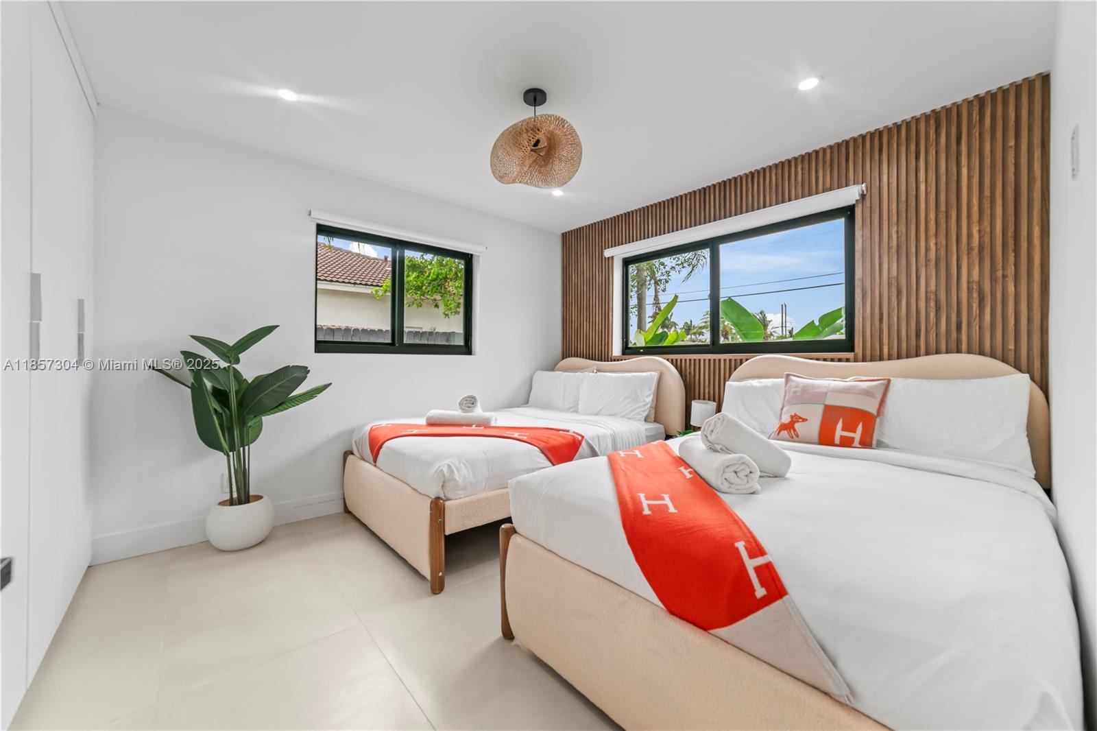 ORANGEBROOK GOLF ESTATES - Residential Lease