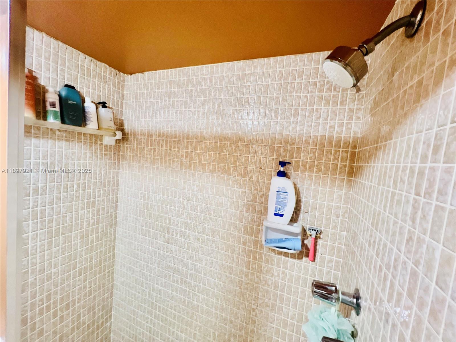 MANARANDA VILLAGE CONDO - Residential