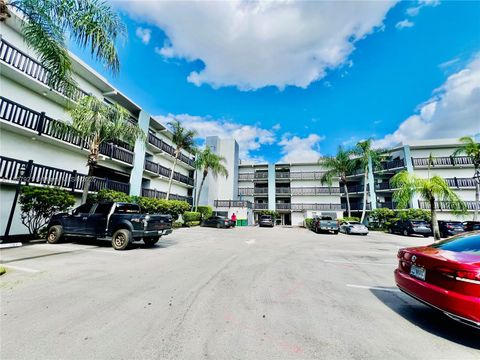 1021 Mockingbird Ln 215 Plantation FL 33324
