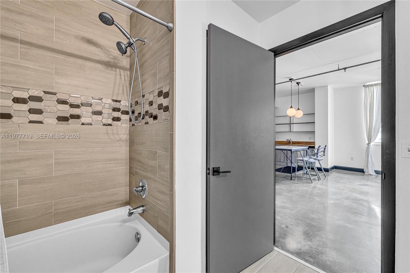 UPTOWN LOFTS CONDO - Residential